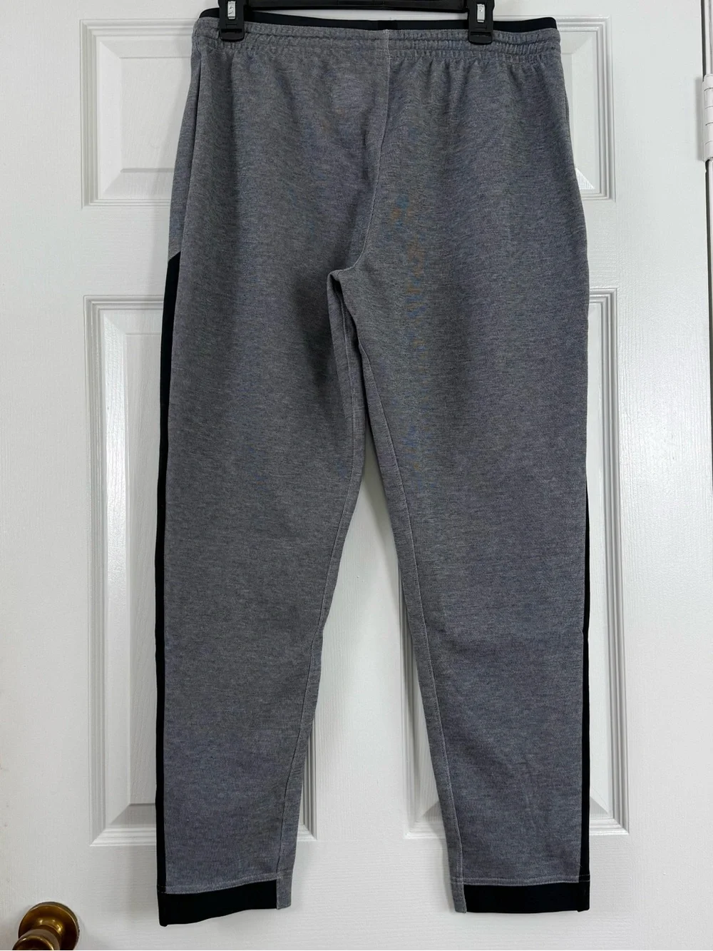 NWT Nike Women’s Gray Showtime Joggers with Black Side Panels Large
